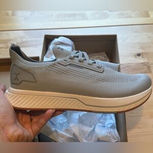 Flux Adapt Waterproof Runner Men’s Sneakers - Never Worn